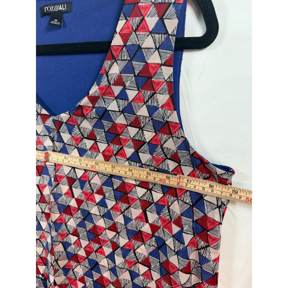 Roz & Ali Womens Medium Blue Red White Geometric Triangle‎ Tiered Sleeveless Top - Picture 5 of 9
